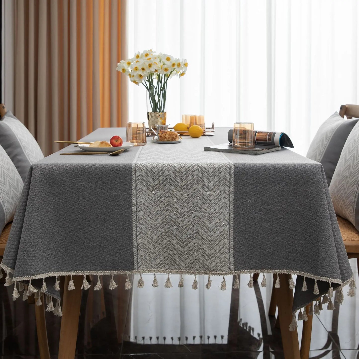 Striped Jacquard Tablecloth – Elegant Washable Polyester Design