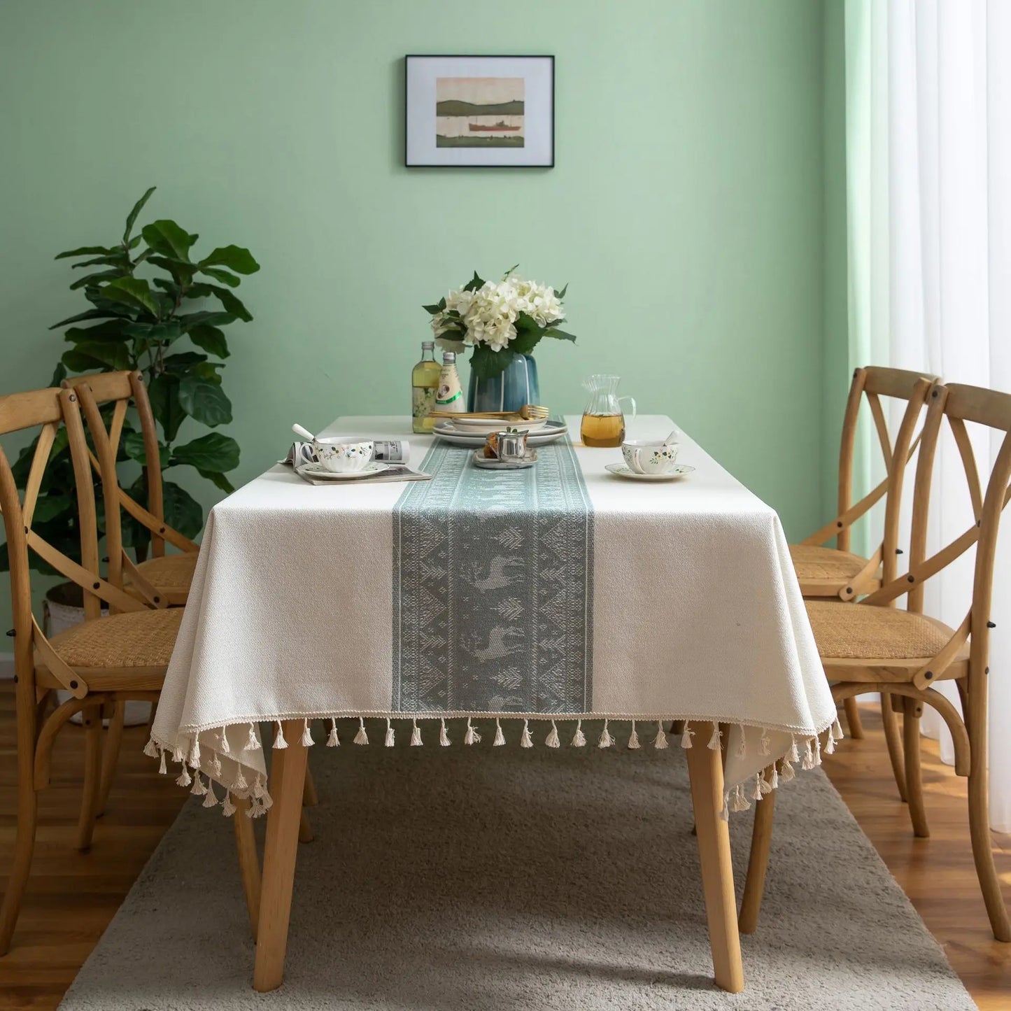 Striped Jacquard Tablecloth – Elegant Washable Polyester Design