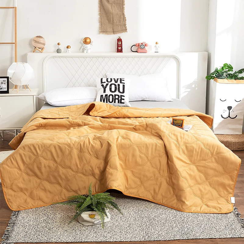 Washed Silk Summer Quilt – Lightweight & Breathable Polyester Comforter