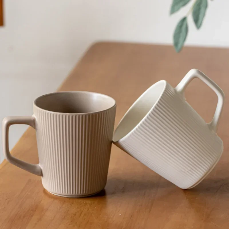 Nordic-Style Ceramic Mug – Minimalist Striped Design