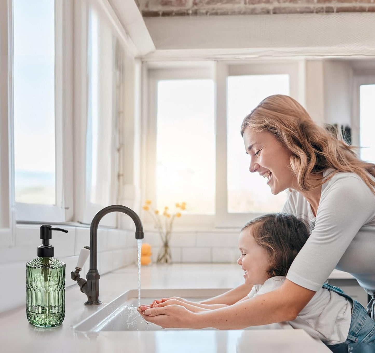 18Oz Green Soap Dispenser with Black Rust Proof Pump, Refillable Kitchen Soap Dispenser with Thick Glass, Soap Dispenser Bathroom for Hand Soap, Dish Soap, Lotion, Body Wash.