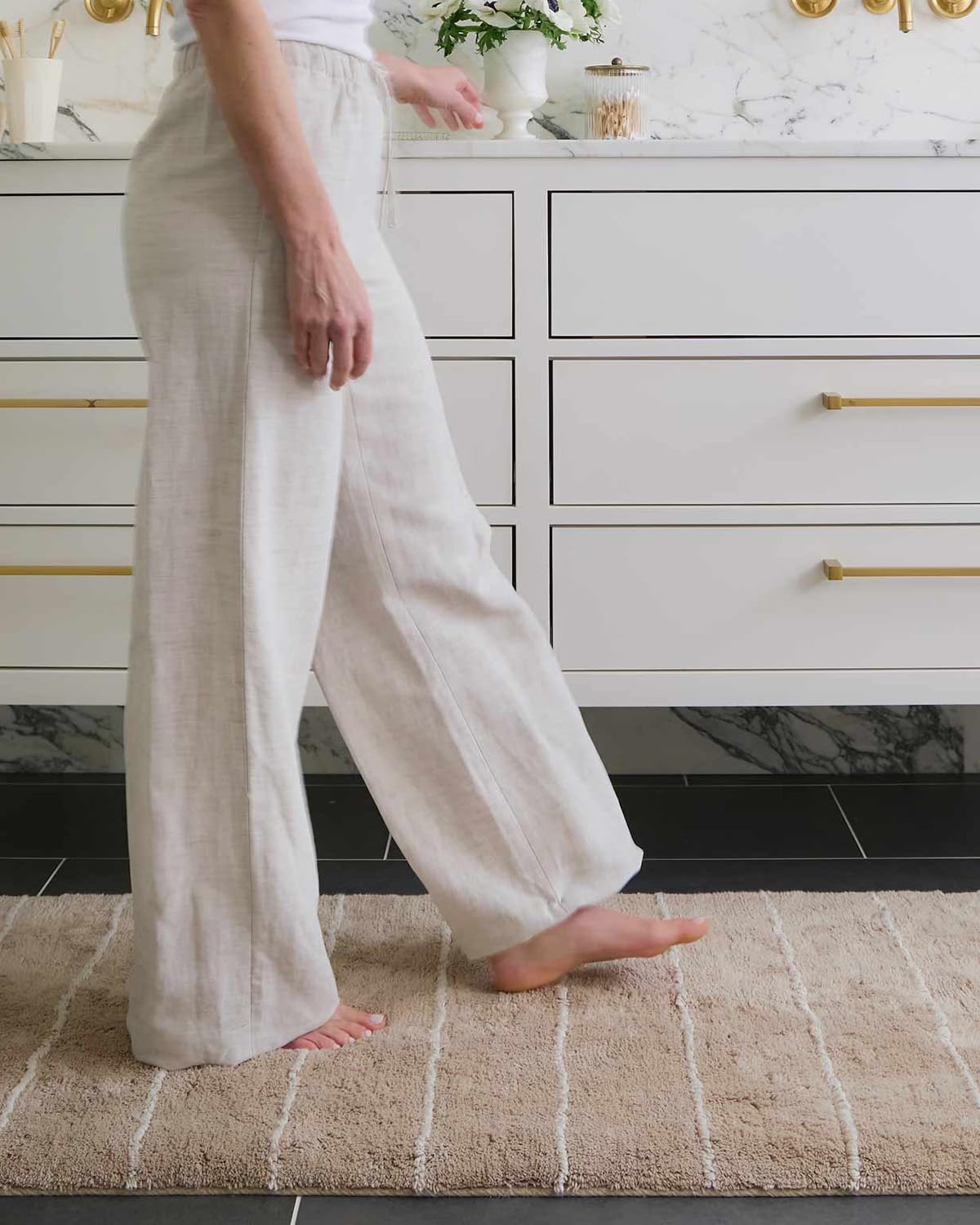 Bath Mat – Plush Cotton Non Slip Luxury Bathroom Rugs Washable – Soft Handmade Absorbent Bath Mat for Bathroom Floor, Vanity, or Tub-Side Use – Darby Biscuit 21X34