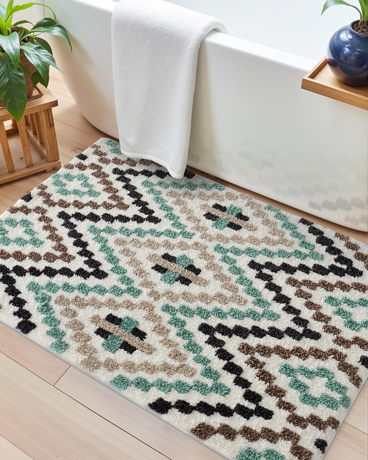 Bathroom Rug Washable, 17X30 Non Slip Bath Mat Absorbent, Soft Plush Microfiber Bathmat Quick Dry for Shower Floor, Colorful