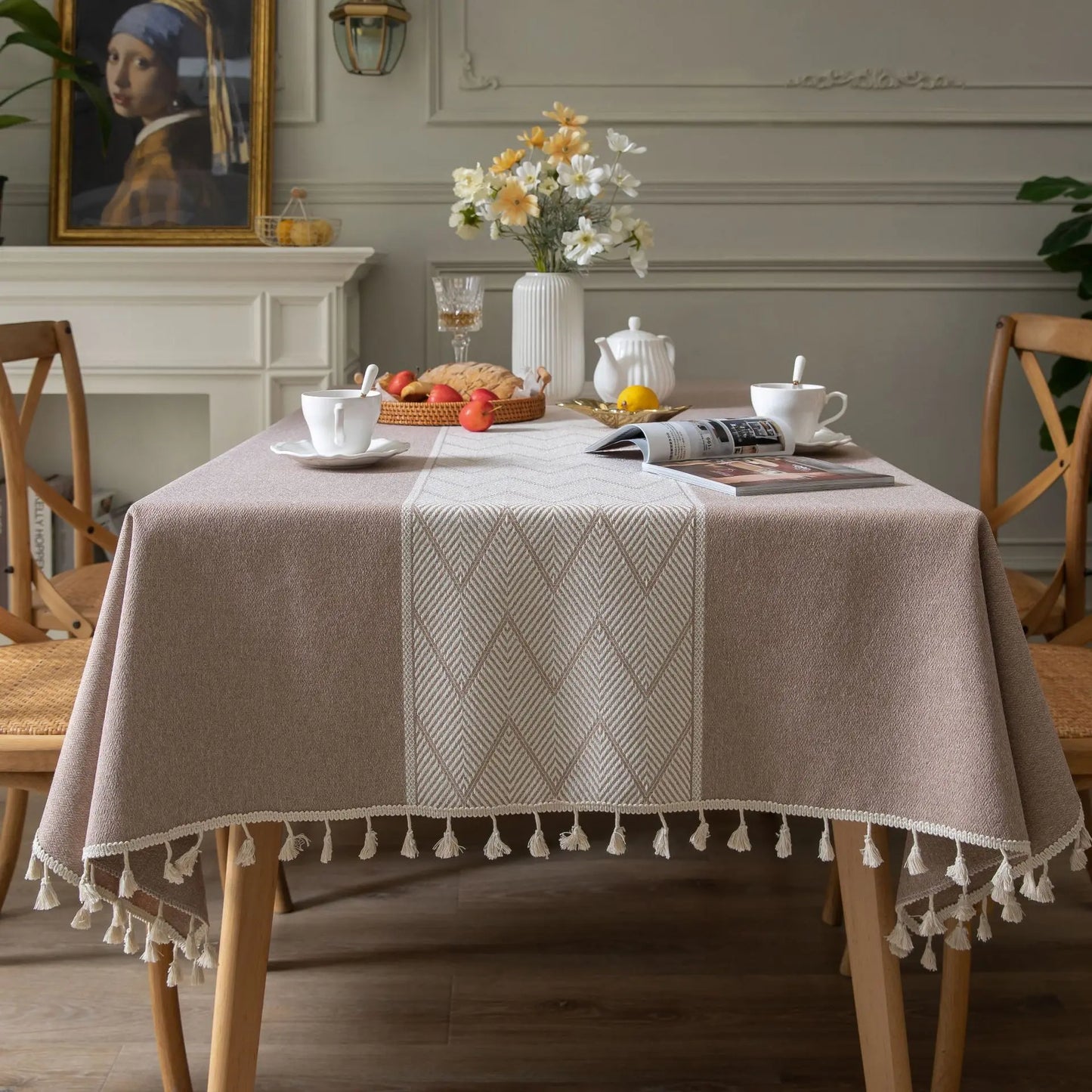 Striped Jacquard Tablecloth – Elegant Washable Polyester Design