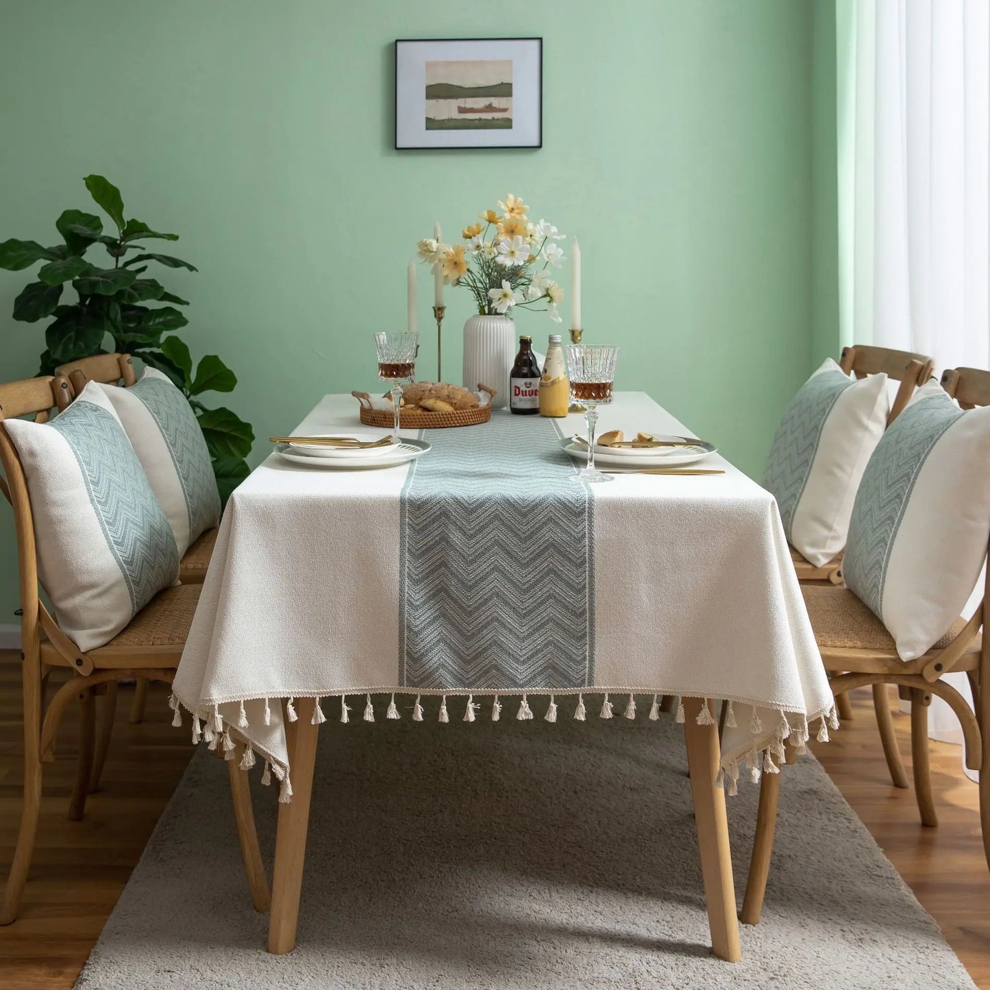 Striped Jacquard Tablecloth – Elegant Washable Polyester Design