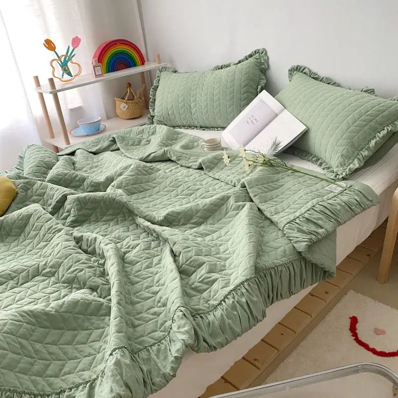 Embroidered Summer Quilt Set – Lightweight &amp; Breathable