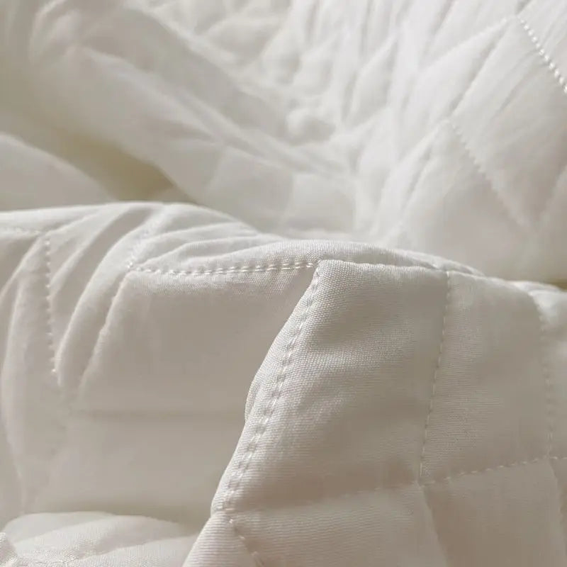 Embroidered Summer Quilt Set – Lightweight &amp; Breathable