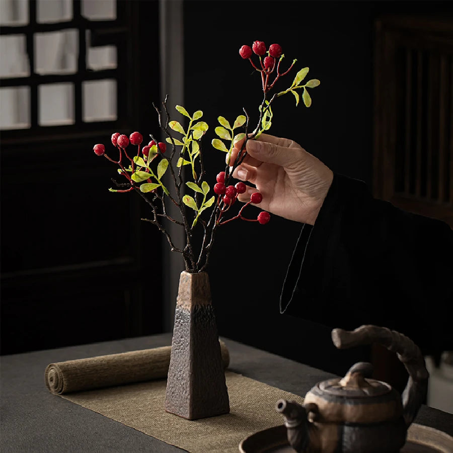 Classic Ceramic Vase – Elegant Tabletop Accent