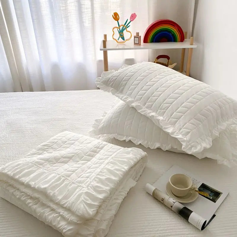 Embroidered Summer Quilt Set – Lightweight &amp; Breathable