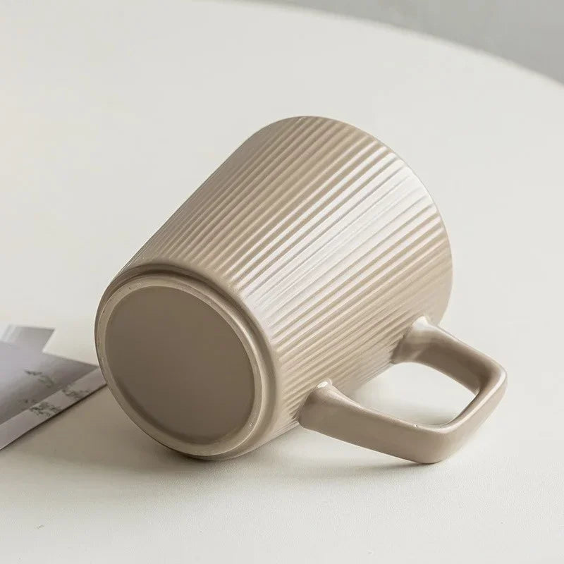 Nordic-Style Ceramic Mug – Minimalist Striped Design