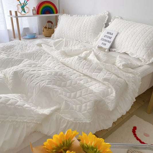 Embroidered Summer Quilt Set – Lightweight &amp; Breathable