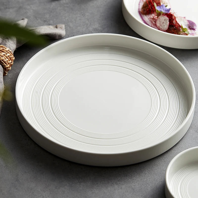 Ceramic Round Plate – Minimalist Design