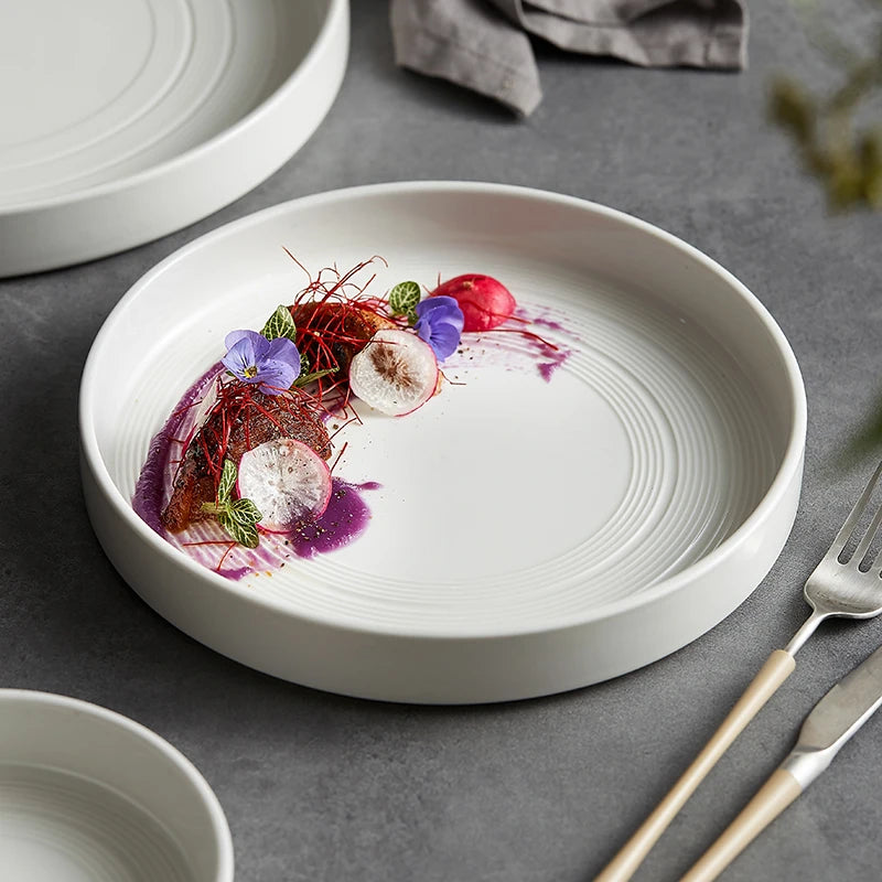 Ceramic Round Plate – Minimalist Design