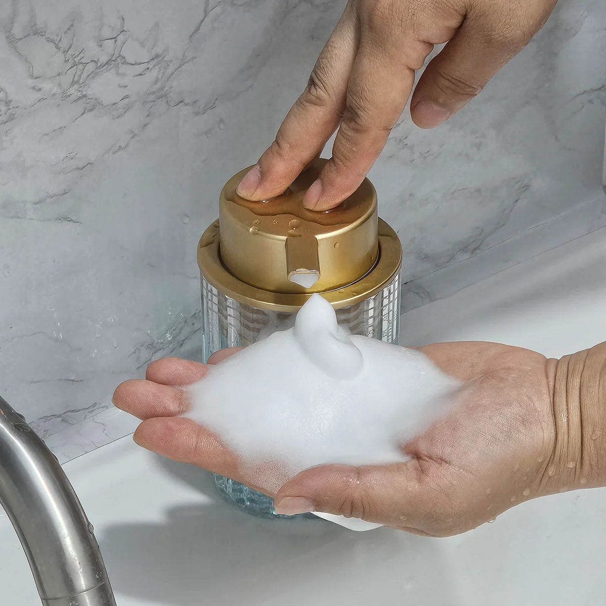 Foaming Hand Soap Dispenser – Clear Plastic Bottle