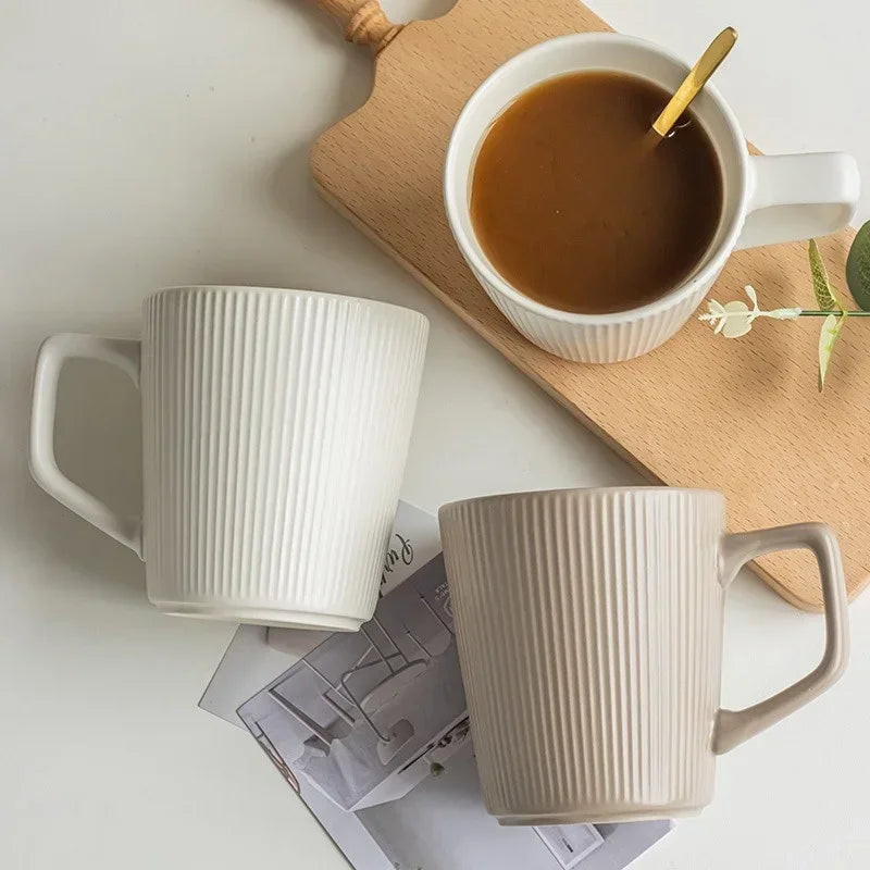 Nordic-Style Ceramic Mug – Minimalist Striped Design