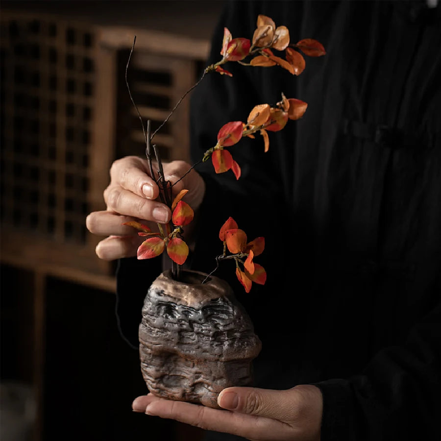 Classic Ceramic Vase – Elegant Tabletop Accent