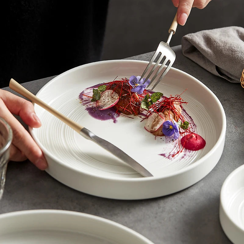 Ceramic Round Plate – Minimalist Design