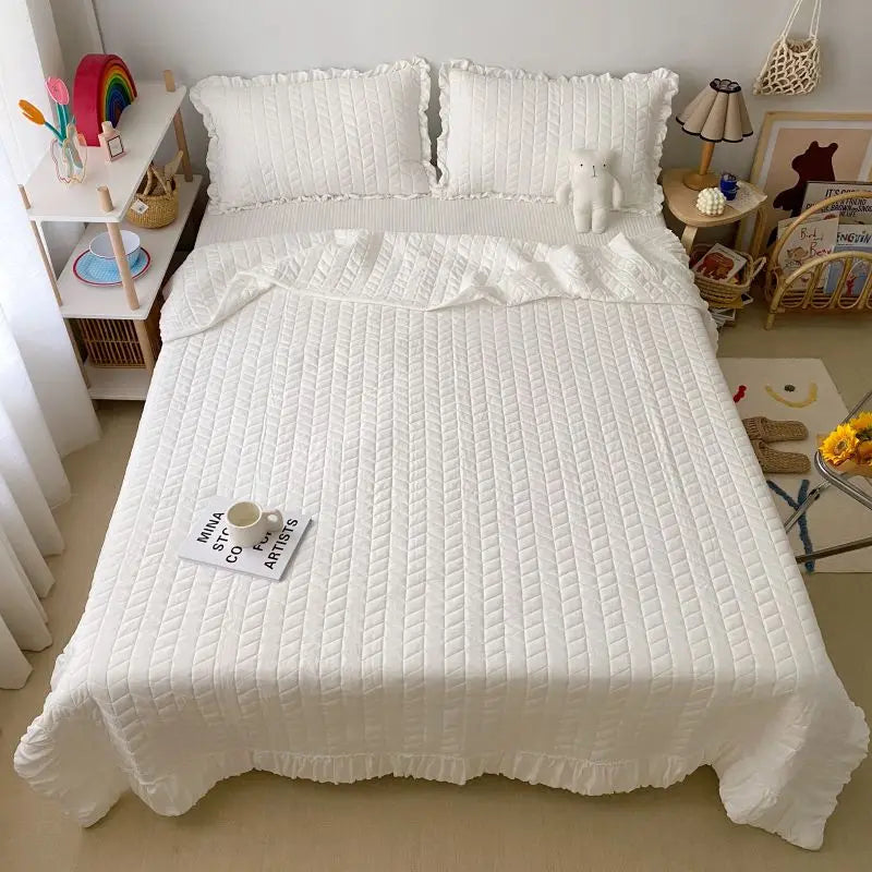 Embroidered Summer Quilt Set – Lightweight &amp; Breathable