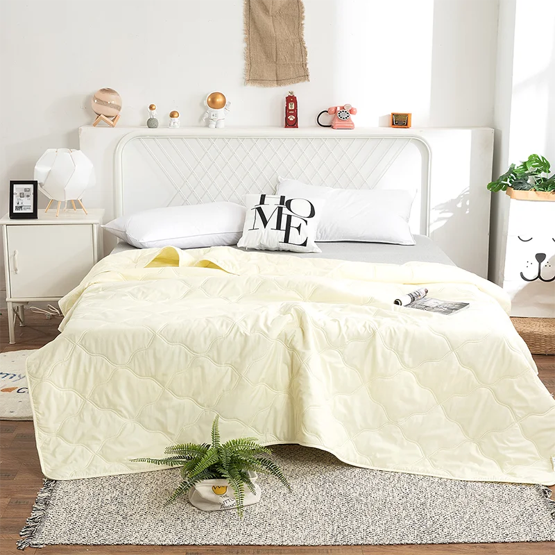 Washed Silk Summer Quilt – Lightweight &amp; Breathable Polyester Comforter