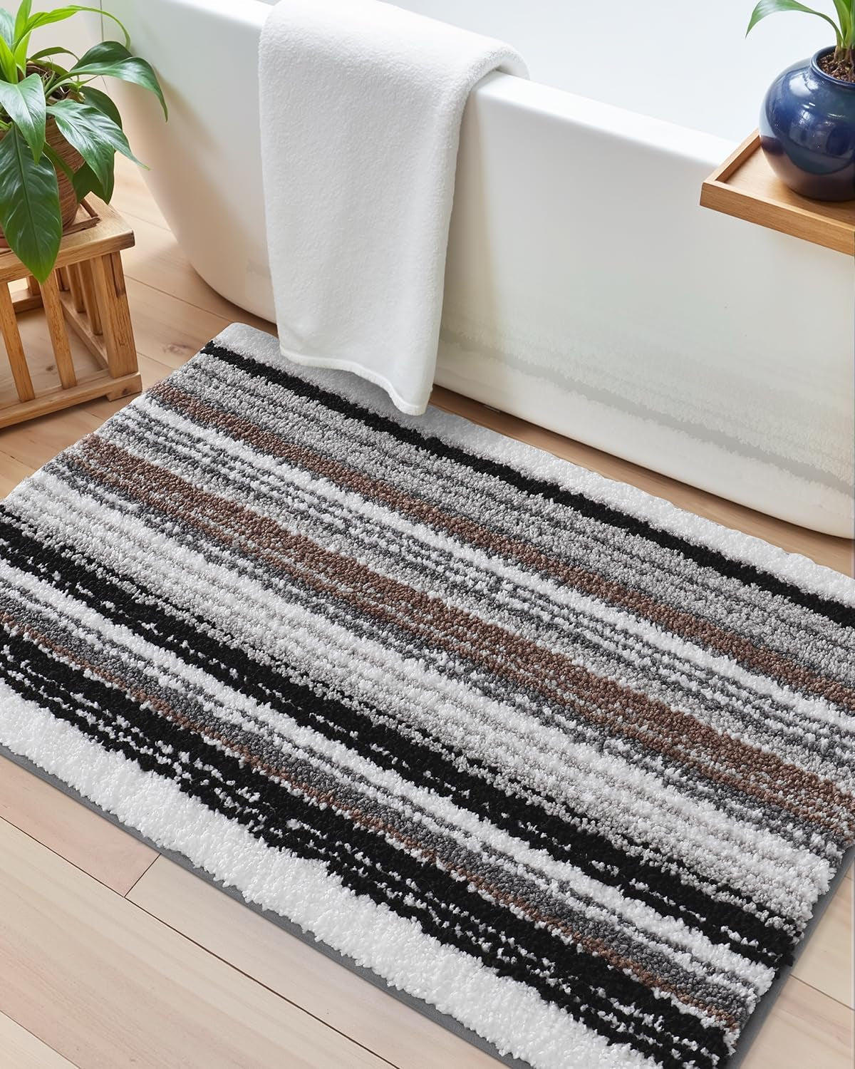 Bathroom Rug Washable, 17X30 Non Slip Bath Mat Absorbent, Soft Plush Microfiber Bathmat Quick Dry for Shower Floor, Colorful