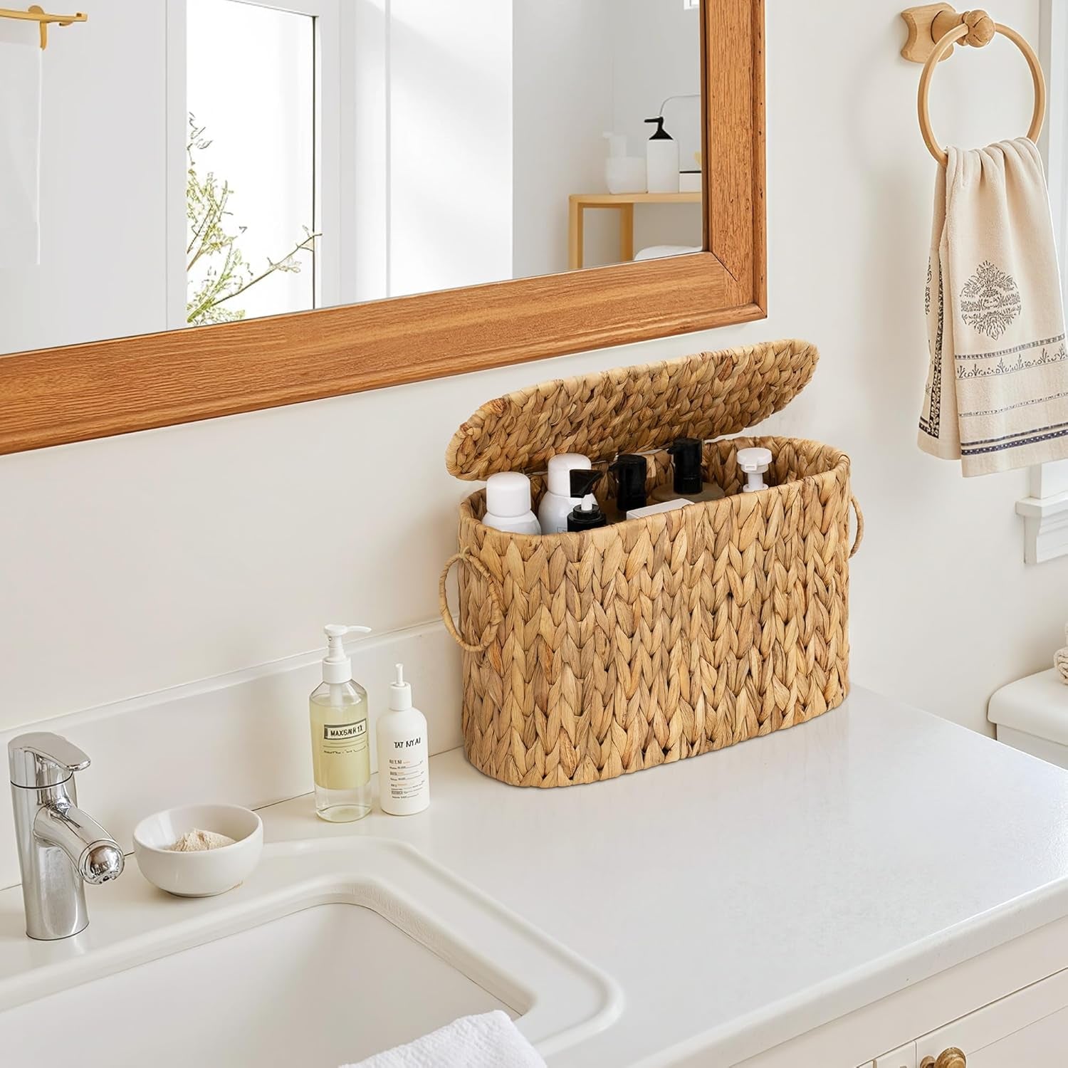 Toilet Paper Storage with Lid, Toilet Paper Storage Holder for 6 Regular Rolls, Wicker Basket for Bathroom, Natural Water Hyacinth